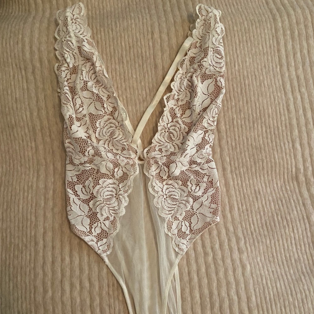 White lacy bodysuit, size S!